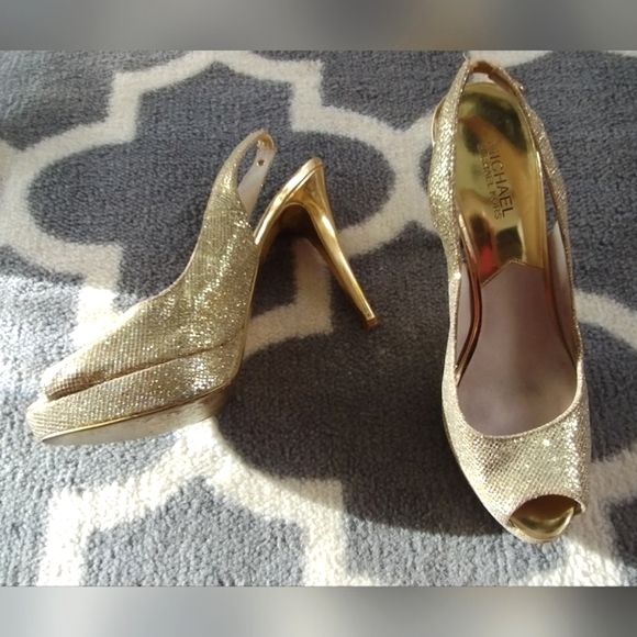 Michael Kors "York" Gold Glitter Peep Toe Slingbacks - Picture 11 of 15